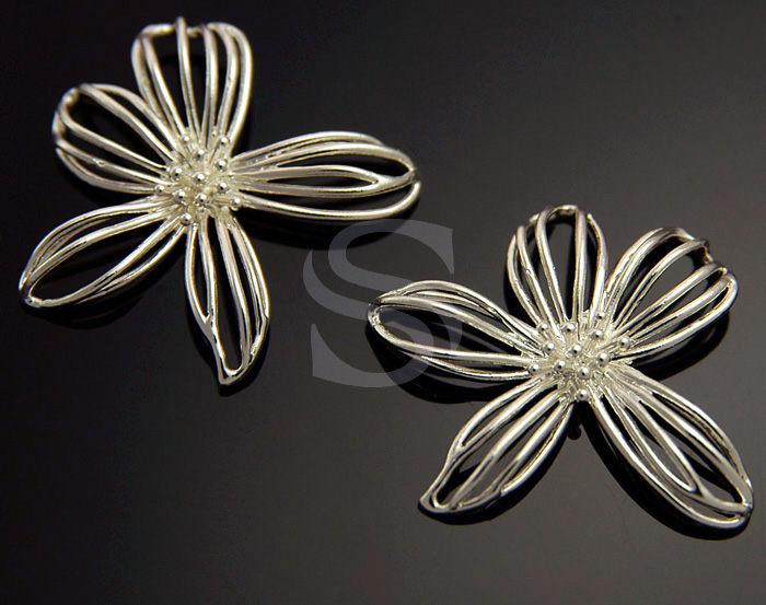 Line Art Beautiful Flower Connector Ver.2 / Brass / 29mm x 30mm [B0993